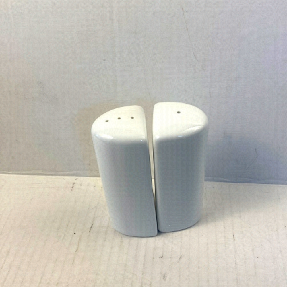 𝅺CERAMIC salt and pepper, shakers white minimalist classic mod clean lines